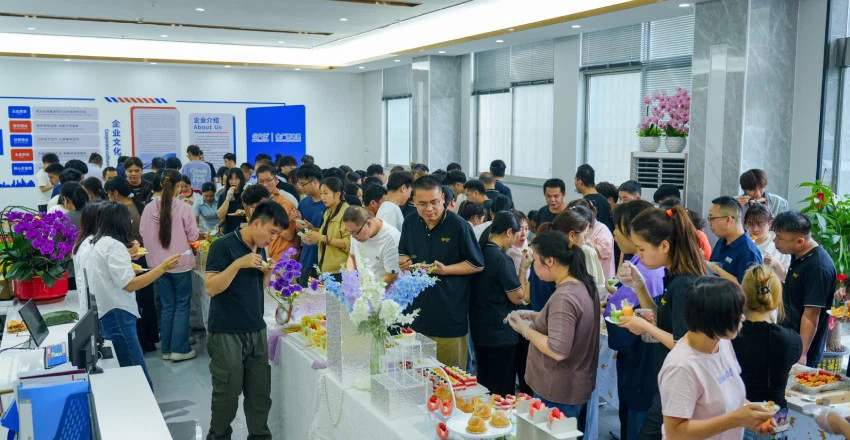 office-celebration-snacks-desserts office-celebration-snacks-desserts